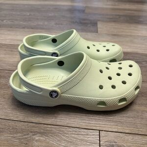 CROCS